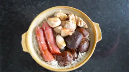 Make Hong Kong-style mushrooms and sausages step 6
