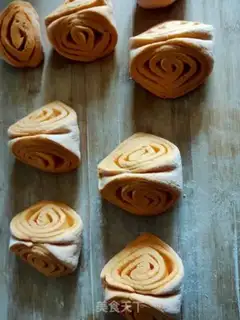 Make Pumpkin rolls step 15