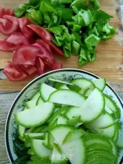 Make Tomatoes step 0