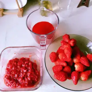 Make Milk strawberry pudding step 0