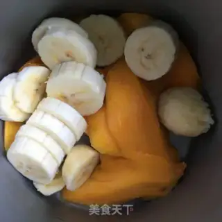 Make Mango banana milk step 4