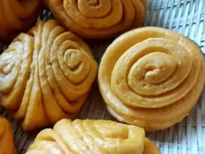 Make Pumpkin rolls step 20