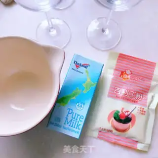 Make Milk strawberry pudding step 2
