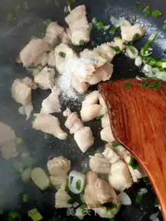 Make Celery mushroom fried meat step 2