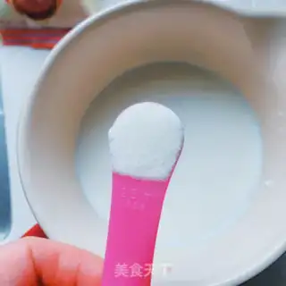 Make Milk strawberry pudding step 3