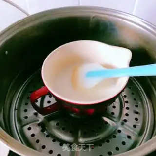Make Milk strawberry pudding step 4
