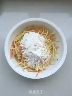 Make Potato cheese fried eggs step 3