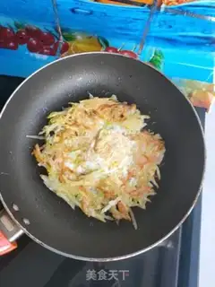 Make Potato cheese fried eggs step 7