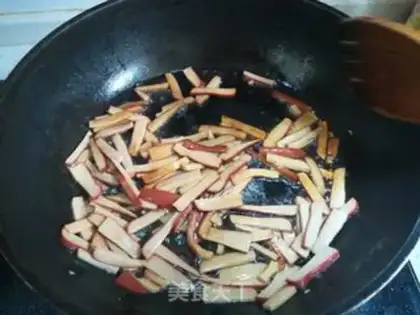 Make Cream pepper fried eggs step 2