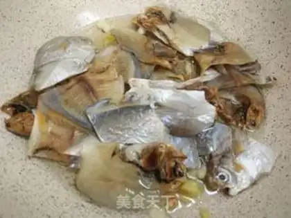 Make Onion fried fish step 4