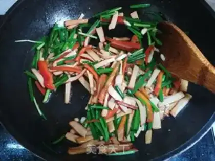 Make Cream pepper fried eggs step 6