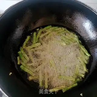 Make Garlic beans, cheese and beans step 1