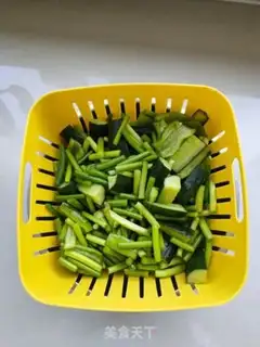 Make Soy and garlic cucumbers step 3