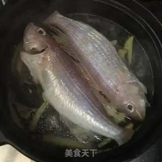 Make Soybean goldfish step 3