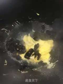 Make Eggs and wooden shrimp step 7