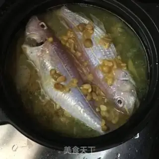 Make Soybean goldfish step 6