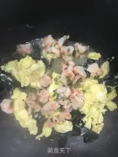 Make Eggs and wooden shrimp step 8