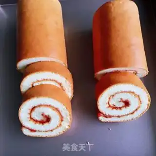 Make Strawberry roll step 16