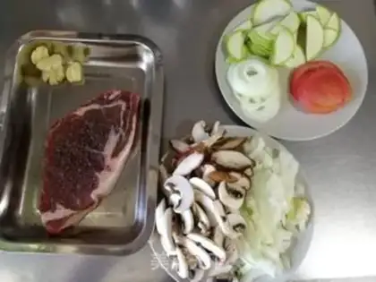 Make Steak and steak sauce step 3