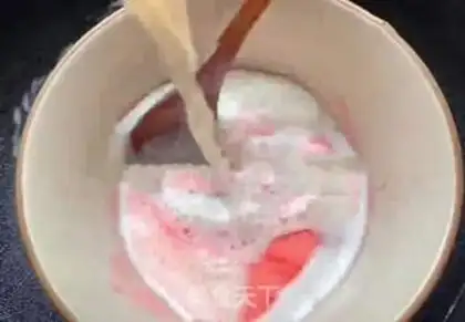 Make Milk strawberries step 4