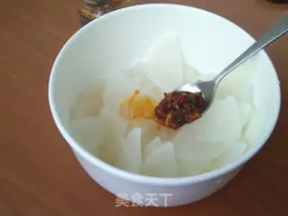 Make Shrimp clams and sauce with radish step 5