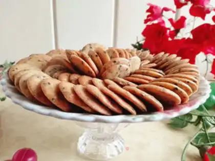 Make Peanut sesame egg cookies step 5