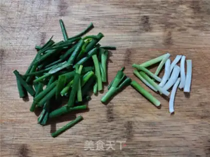 Make Onion noodles step 0