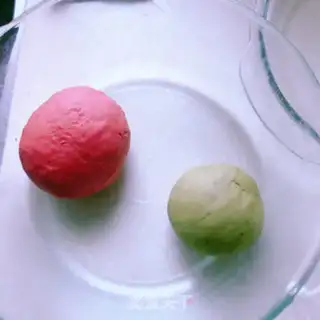 Make Strawberry buns step 3