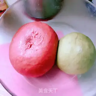 Make Strawberry buns step 4