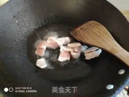 Make Garlic fried meat step 1