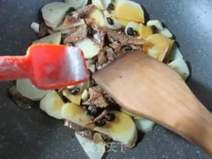 Make Potatoes with beanfish step 8