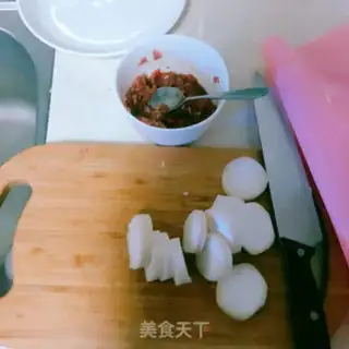 Make Beef steamed chicken leg and mushroom box step 0