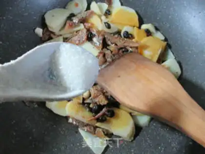 Make Potatoes with beanfish step 9