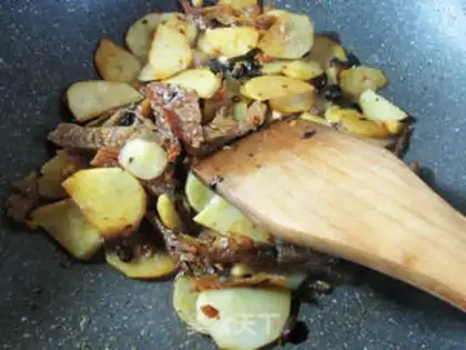 Make Potatoes with beanfish step 10