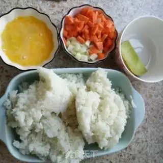Make Carrot curry rice step 0