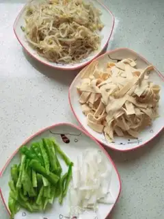 Make Dry tofu pepper sprouts step 2