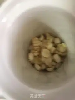 Make Lotus silver ear soup step 1