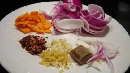 Make Curry chicken leg step 1