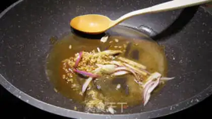 Make Curry chicken leg step 2