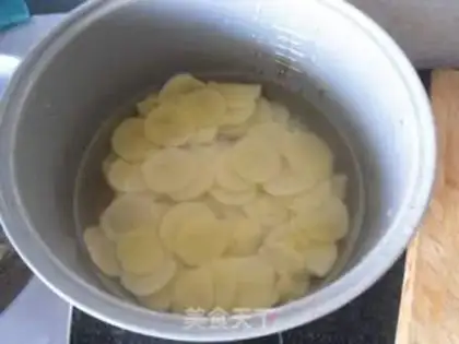 Make Raw potato chips step 2