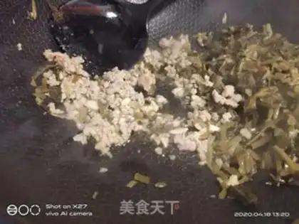 Make Squeeze meat and rice powder step 4