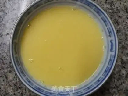 Make Autumn steamed eggs step 1
