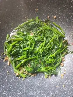Make Garlic cabbage step 4