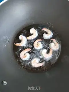 Make Shrimp and eggs step 5