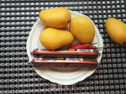 Make Ham sausage mango pizza step 1