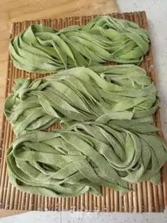 Make Tomato spinach noodles step 0