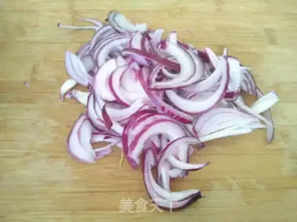 Make Onion fried potatoes step 1