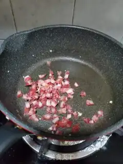 Make Pineapple sausage fried rice step 4