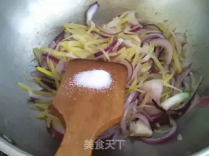Make Onion fried potatoes step 4