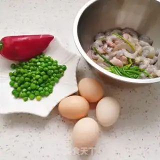 Make Shrimp fried eggs step 2